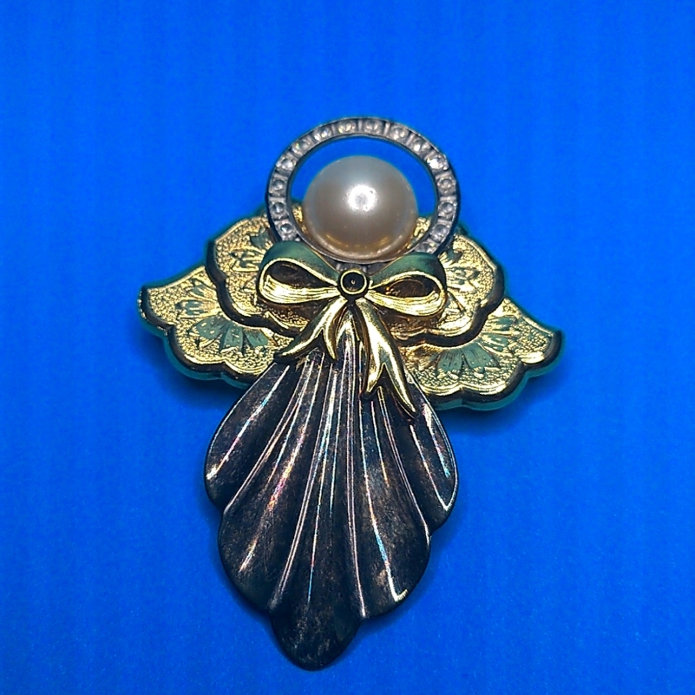Kats creations angel brooch